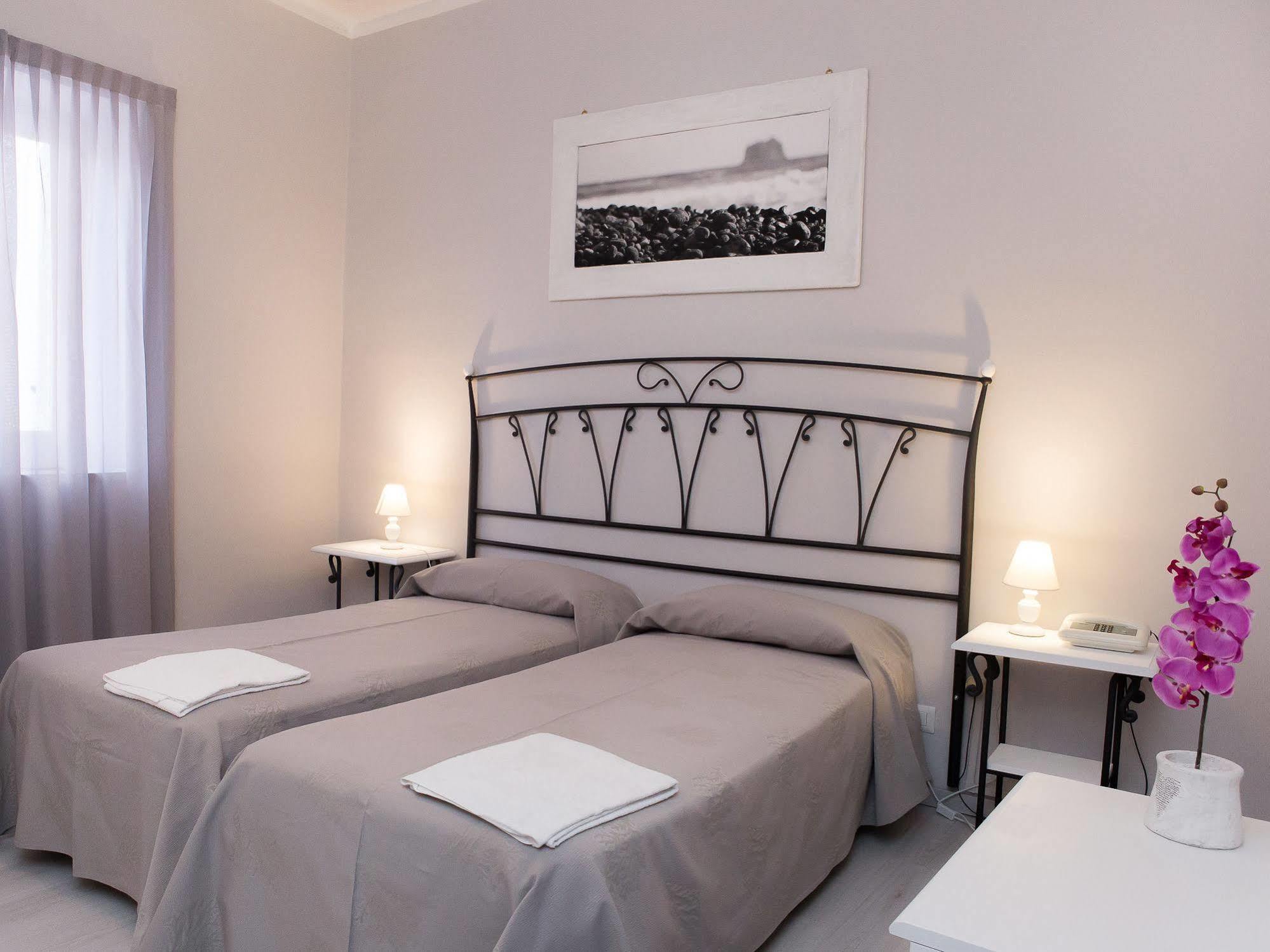 Hotel Odissea Canneto  Exterior foto