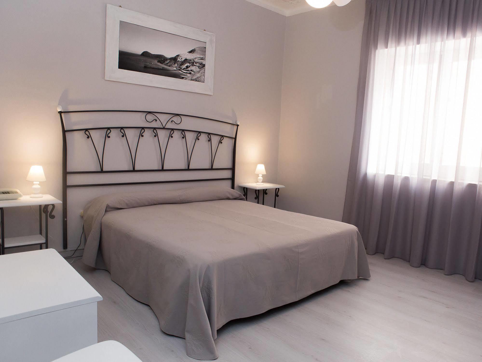 Hotel Odissea Canneto  Exterior foto